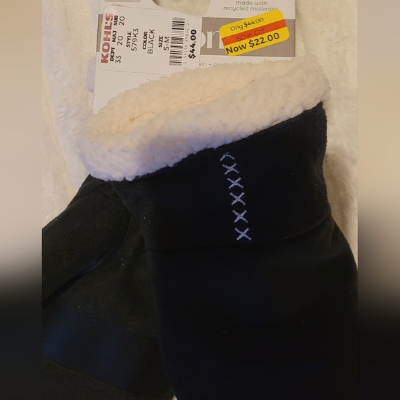Isotoner Black Mittens, White X Stitching And Fleece Lining, S/M, SmartDri - Picture 4 of 9